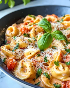 Homemade Creamy Tomato Basil Tortellini photo