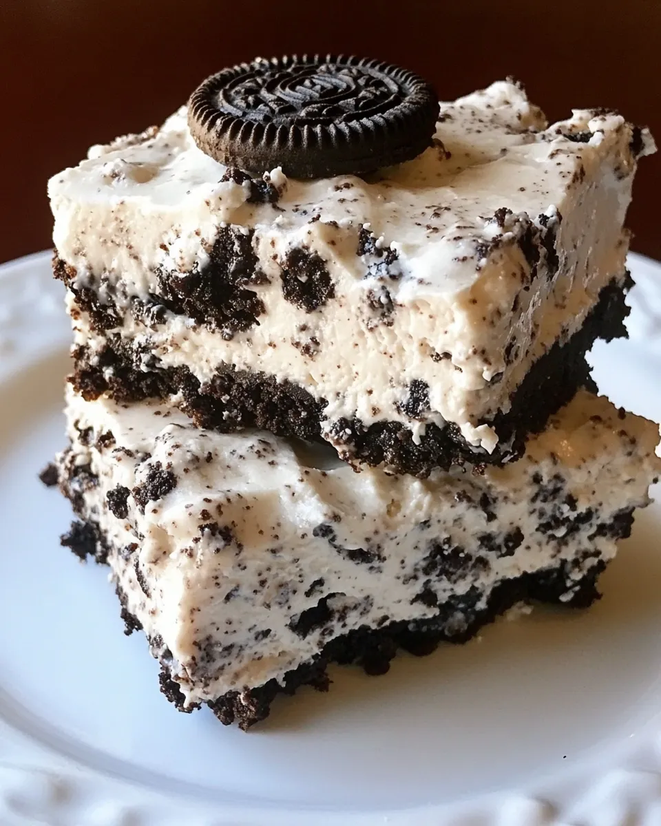 Delicious No Bake Oreo Cheesecake Bars food shot